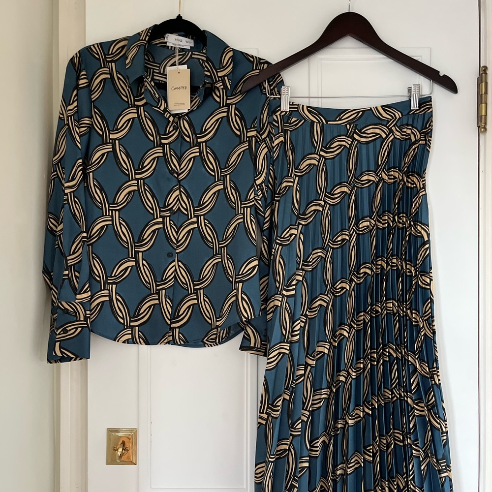 NWT Mango Blue and Cream Chain Print Shirt and Skirt Set